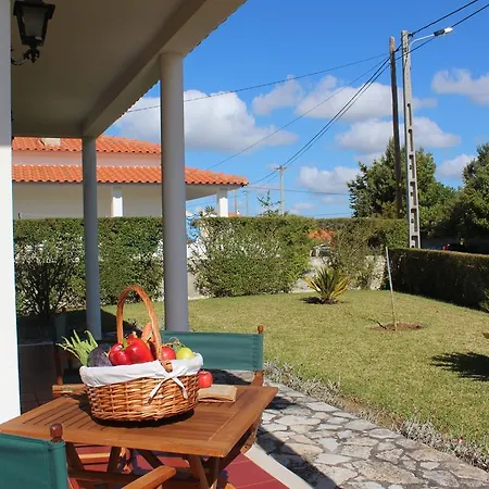 Surf Retreat Near Ericeira Casa vacanze *